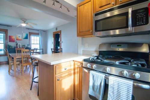 45 Grover St, Providence RI 02909-5209 exterior