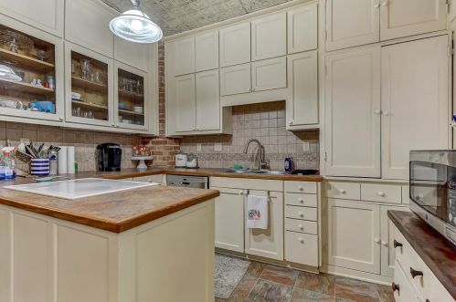 1222 Sears St, Denison TX 75021-2741 exterior