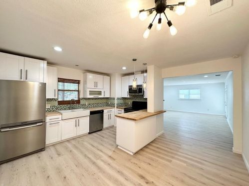 5903 Eureka Dr, Austin TX  78745-2963 exterior