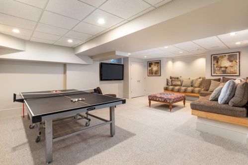 170 Blackstone Blvd, Providence RI 02906-5802 exterior