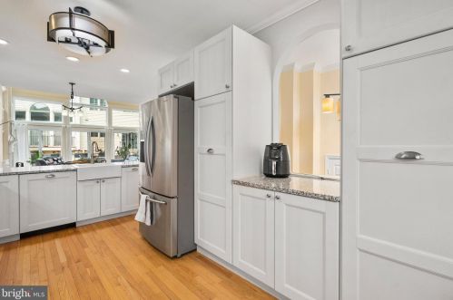 3803 Courtland Cir, Alexandria VA 22305-2061 exterior