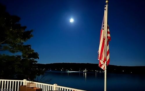 7 Elba Ave, Hopatcong NJ  07843-1807 exterior