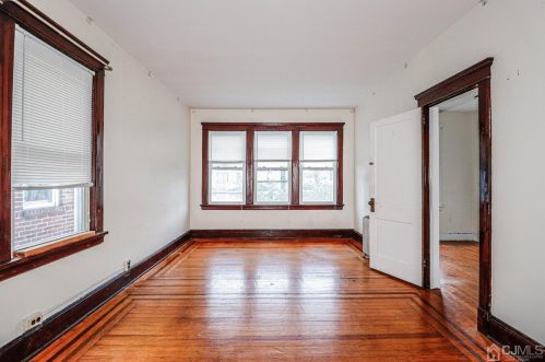 239 Hamilton St, New Brunswick NJ 08901-2205 exterior