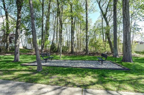 19 Cres Rd, Old Bridge NJ 08857-4101 exterior