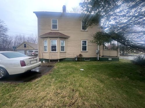 524 Westfield St, West Springfield MA 01089-3865 exterior