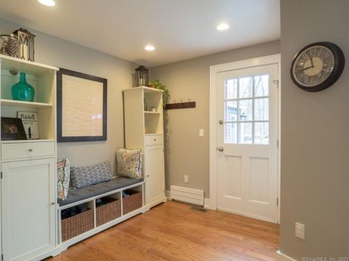 117 Whipstick Rd, Wilton CT 06897-1232 exterior