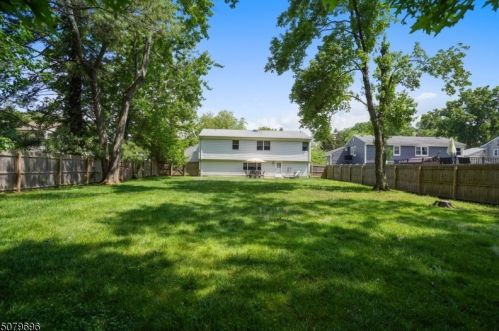 29 Archbridge Ln, Springfield NJ 07081-2746 exterior