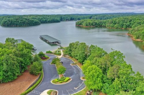 6724 Horse Shoe Cir, Gainesville GA 30506 exterior