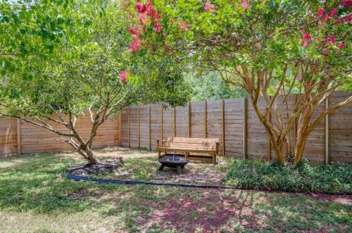 5405 Fairmont Cir, Austin TX 78745-2757 exterior