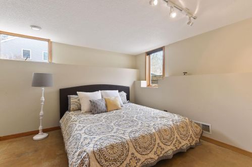 1735 Perkins Ln, Maple Plain MN 55359 exterior