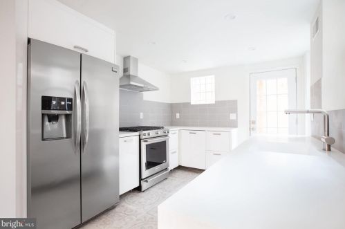 238 Fairmount Ave, Philadelphia PA  19123-2928 exterior