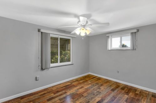 1255 Chestnut St, Monaca PA 15061-1042 exterior