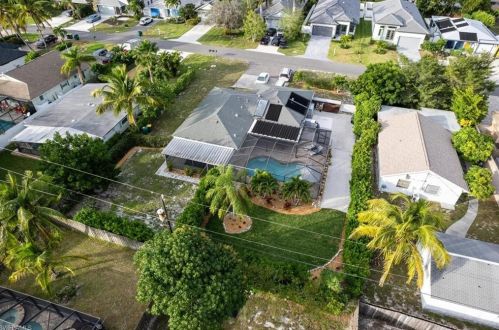662 109 Ave, Naples FL 34108-1810 exterior