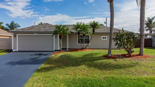 4626 Fallkirk St, Fort Pierce, FL 34953-6650