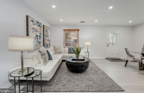 6386 Patience Ct, Alexandria VA 22315-3426 exterior