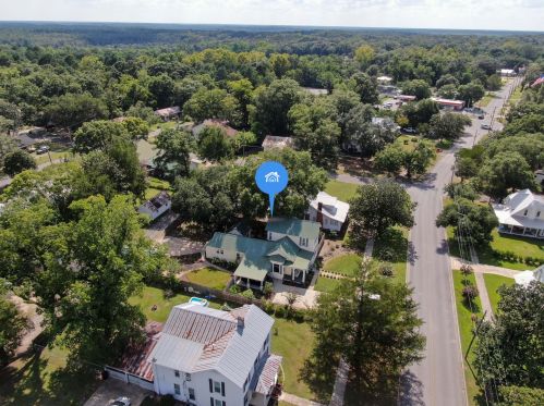 98 Live Oak Ave, Defuniak Springs FL  32435-2383 exterior