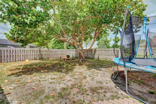 2661 Monterrey Ln, Fort Pierce FL 34953-2085 exterior