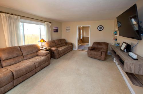 8442 Montana Ave, Milwaukee WI 53227-3357 exterior