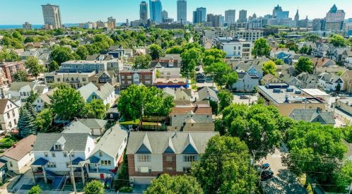 805 Pearson St, Milwaukee, WI 53202-1520