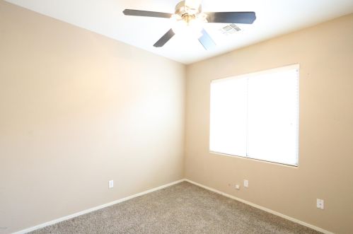 2815 74 Dr, Phoenix AZ 85033-2556 exterior