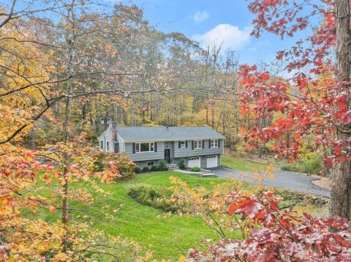 72 Regan Rd, Ridgefield CT  06877-1424 exterior