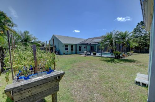 5967 Baylor Ave, Fort Pierce FL 34986-3634 exterior