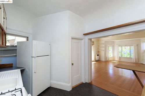 2503 Regent St, Berkeley CA 94705-2111 exterior