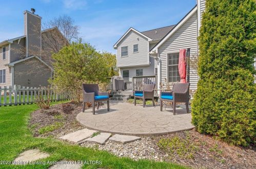 13235 Speckledwood Dr, Dewitt MI  48820-8166 exterior