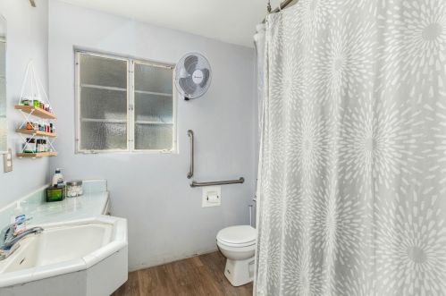 1721 Devonshire Ave, Phoenix AZ 85033-3241 exterior