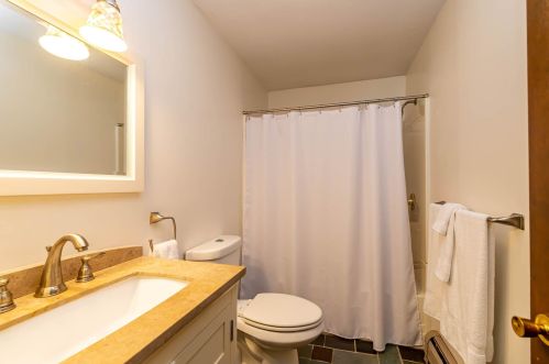 69 Lovering Ave, Concord NH 03307-1200 exterior