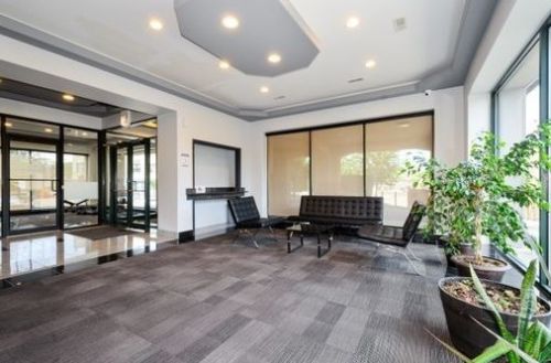 2451 Howard St, Chicago IL 60645-1521 exterior