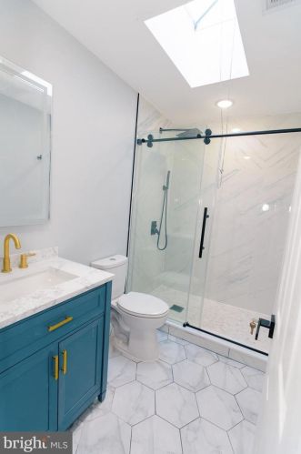 2744 Marshall St, Philadelphia PA 19133-0023 exterior