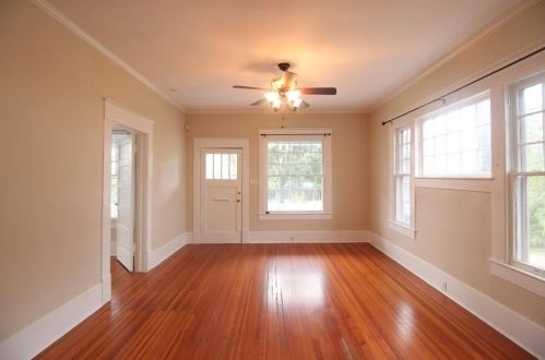 1909 David St, Austin TX  78705-5311 exterior