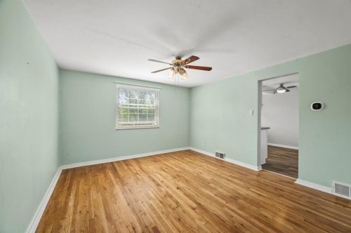 60 Chapel Dr, Pittsburgh PA  15237-2518 exterior