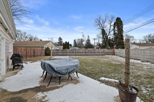 3127 Rochelle Ave, Milwaukee WI 53209-2505 exterior