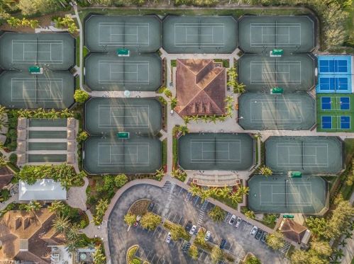 8860 Mustang Is Cir, Naples FL 34113-1642 exterior