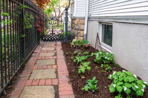 746 Gorham St, Madison WI 53703-1521 exterior