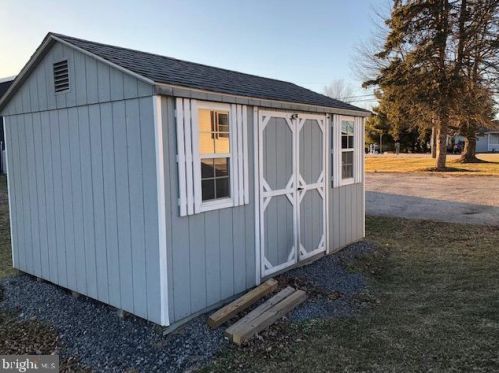 415 Bollinger Rd, Littlestown PA 17340-9121 exterior