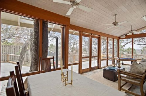 902 Bluebonnet Ln, Austin TX 78704-4025 exterior