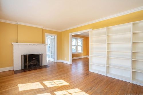 566 Park Rd, Hartford CT 06119-1749 exterior