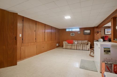 901 Shorewood Blvd, Manitowoc WI 54220-2945 exterior