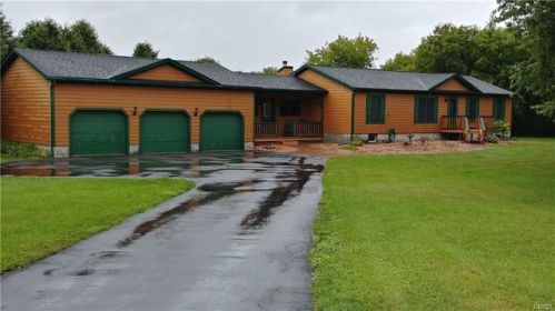 2404 Robinson Rd, Chittenango, NY 13037-9742