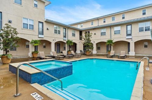 3922 Gilbert Ave, Dallas TX  75219-3897 exterior