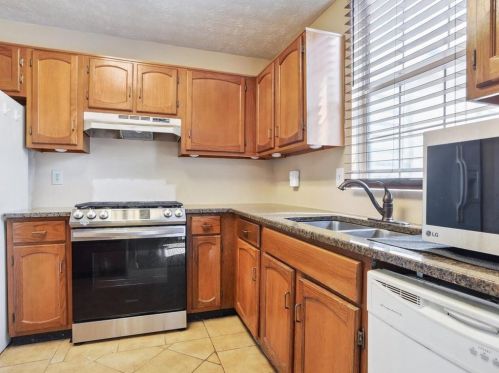 4023 Hancock Cir, Atlanta GA  30340-4281 exterior