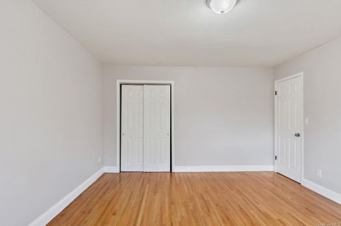 3846 Amundson Ave, Bronx NY 10466-5920 exterior