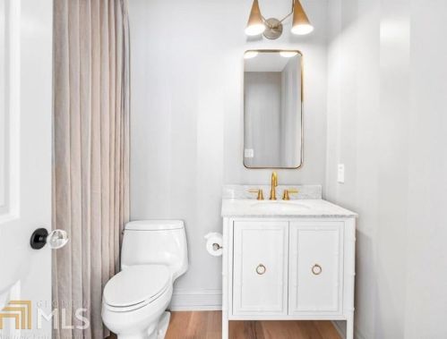 2312 Montview Dr, Atlanta GA 30305-4071 exterior