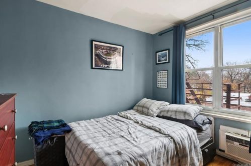 75 238th St, Bronx NY  10463-4239 exterior