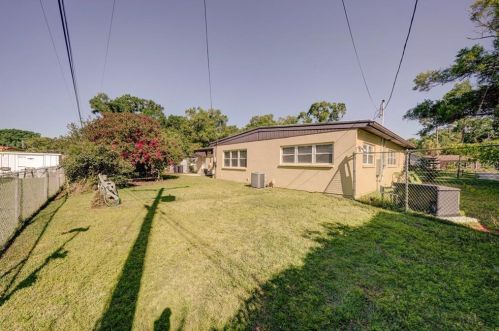 825 Riv Dr, Tampa FL 33617-7864 exterior