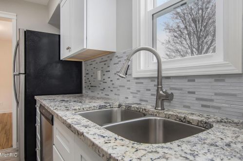 2113 Norman Ave, Meskegon MI  49441-3461 exterior