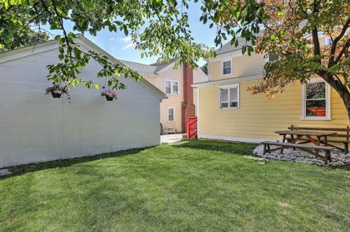 136 9th St, Providence RI 02906-2931 exterior